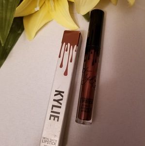 Kylie Metallic Liquid Lipstick in REIGN